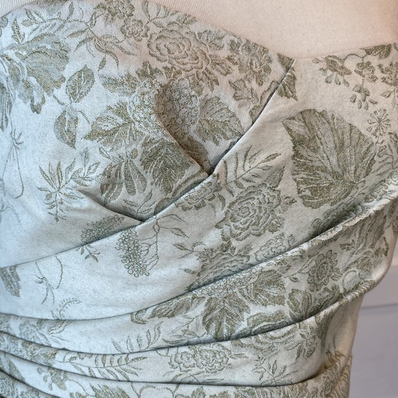 NWT Kay Unger Strapless Metallic Brocade Style Dress, Size 8 - Picture 6 of 17